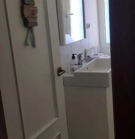 Auténtica Vivienda De Pescadores En Primerísima Línea De Playa Villajoyosa