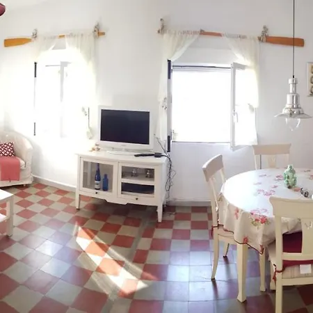 Auténtica Vivienda De Pescadores En Primerísima Línea De Playa * Villajoyosa